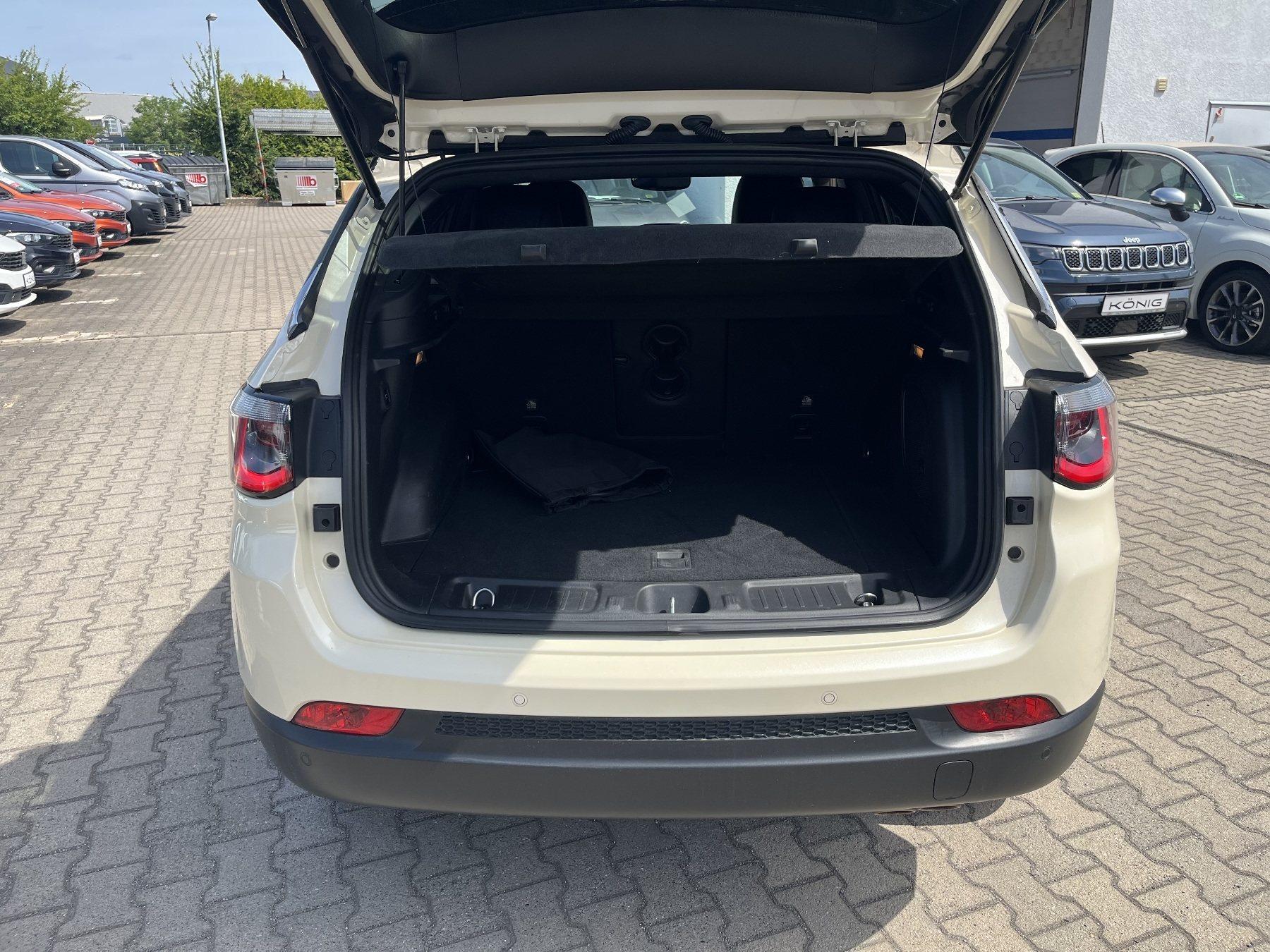 Fahrzeug-Bild 17