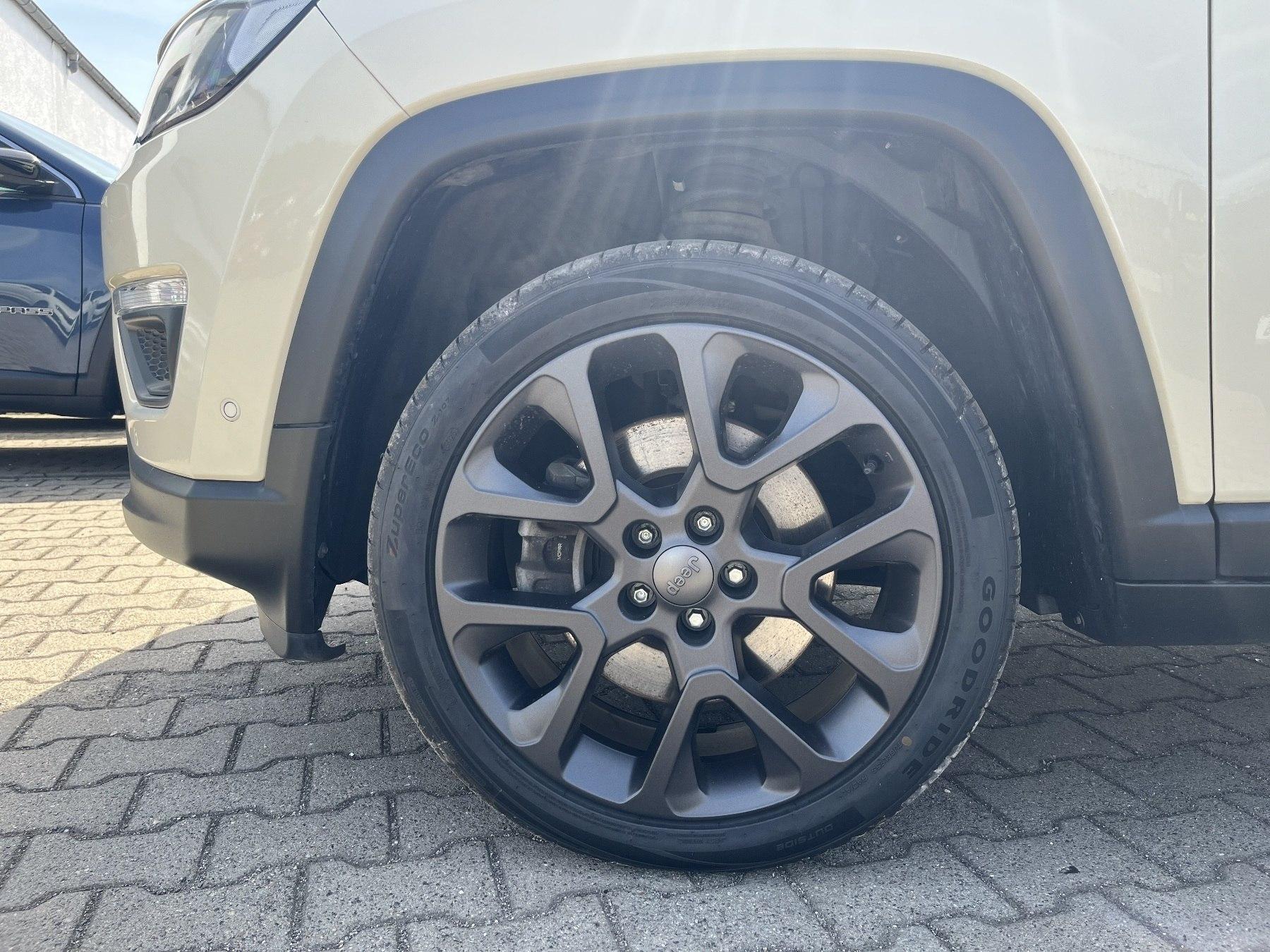Fahrzeug-Bild 19
