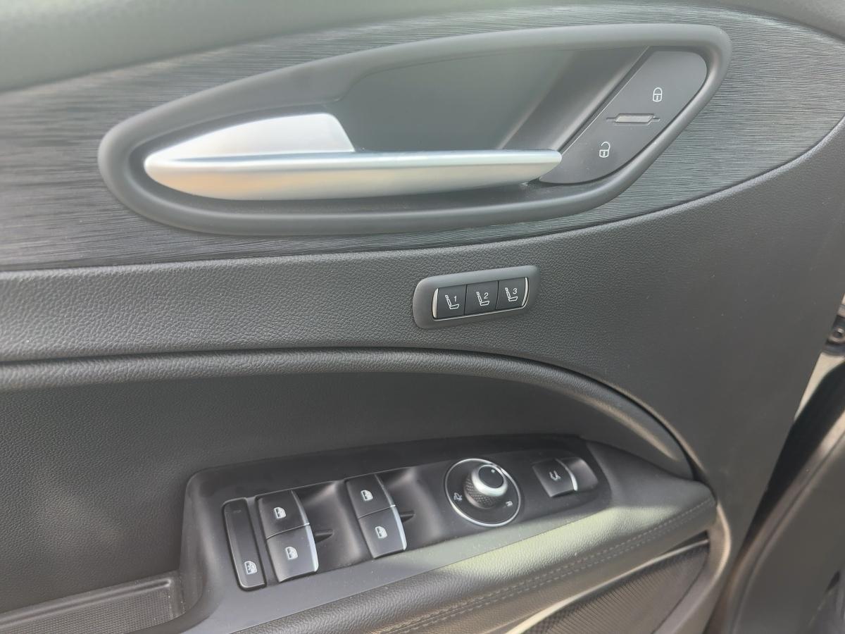 Fahrzeug-Bild 14