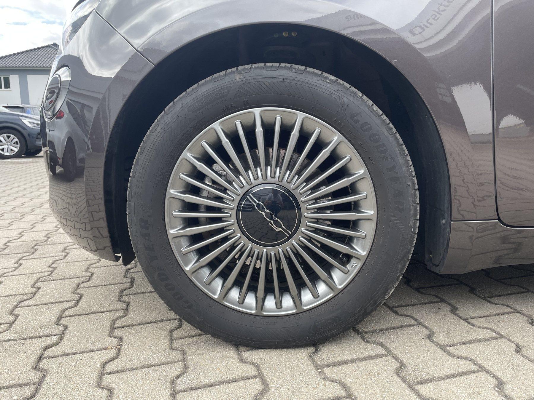 Fahrzeug-Bild 17