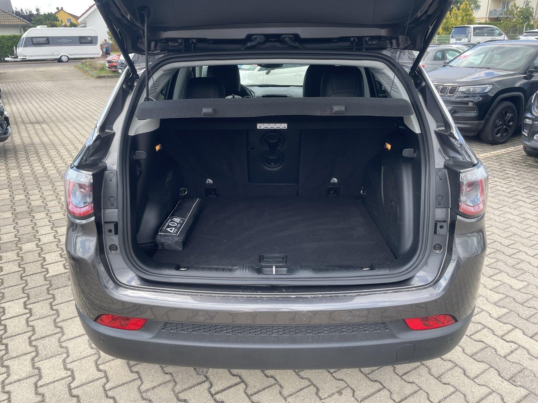 Fahrzeug-Bild 14