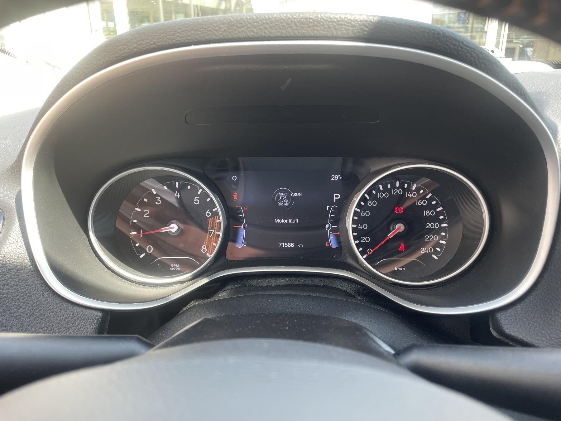 Fahrzeug-Bild 12