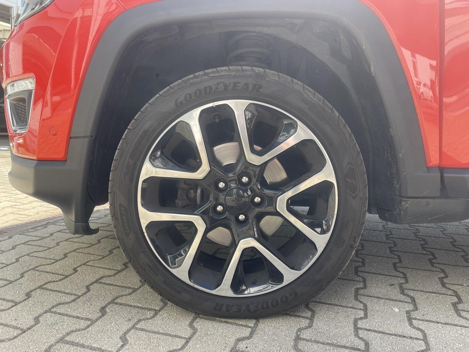 Fahrzeug-Bild 16