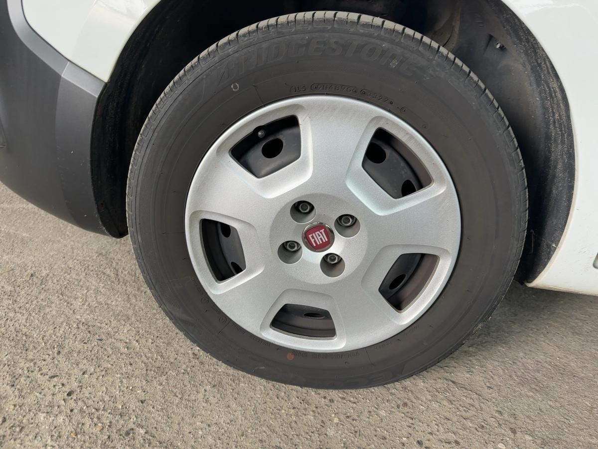 Fahrzeug-Bild 12