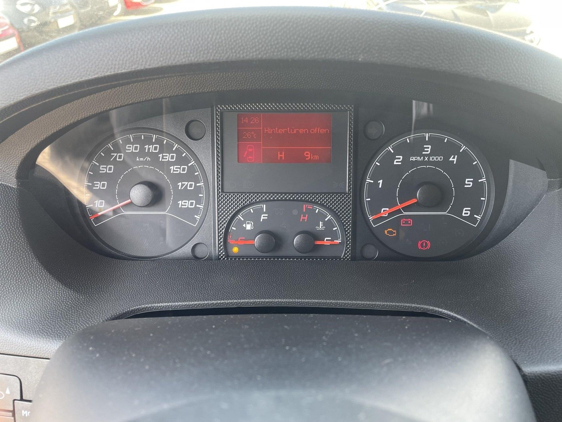 Fahrzeug-Bild 12