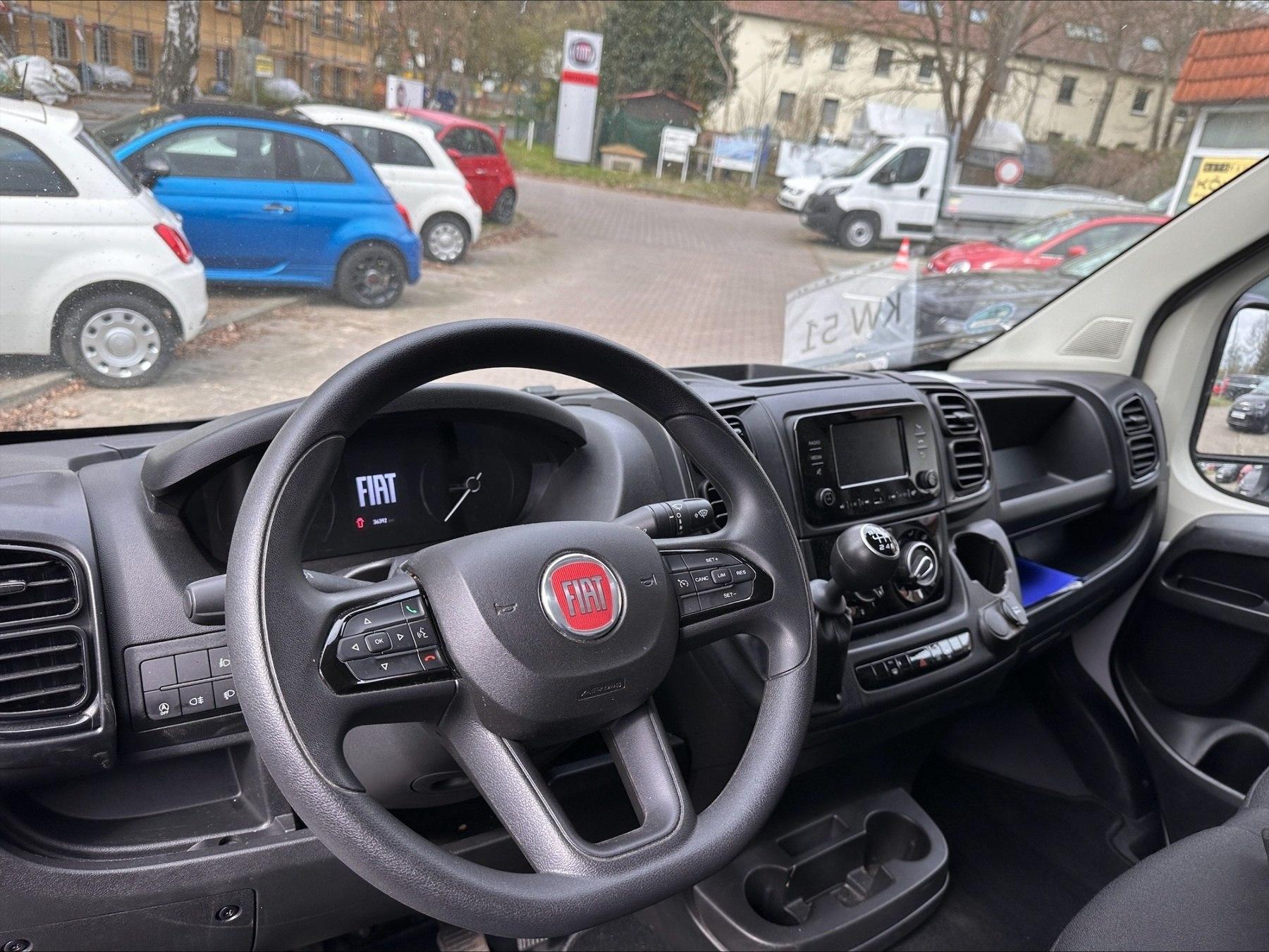 Fahrzeug-Bild 11
