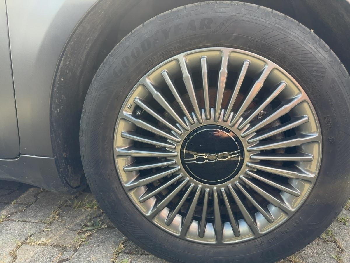 Fahrzeug-Bild 6