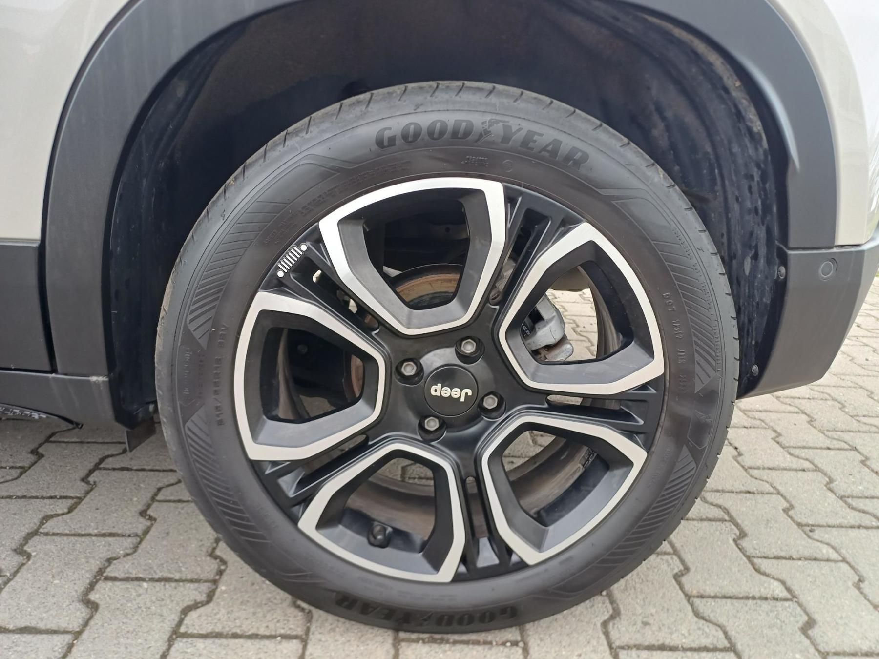 Fahrzeug-Bild 6