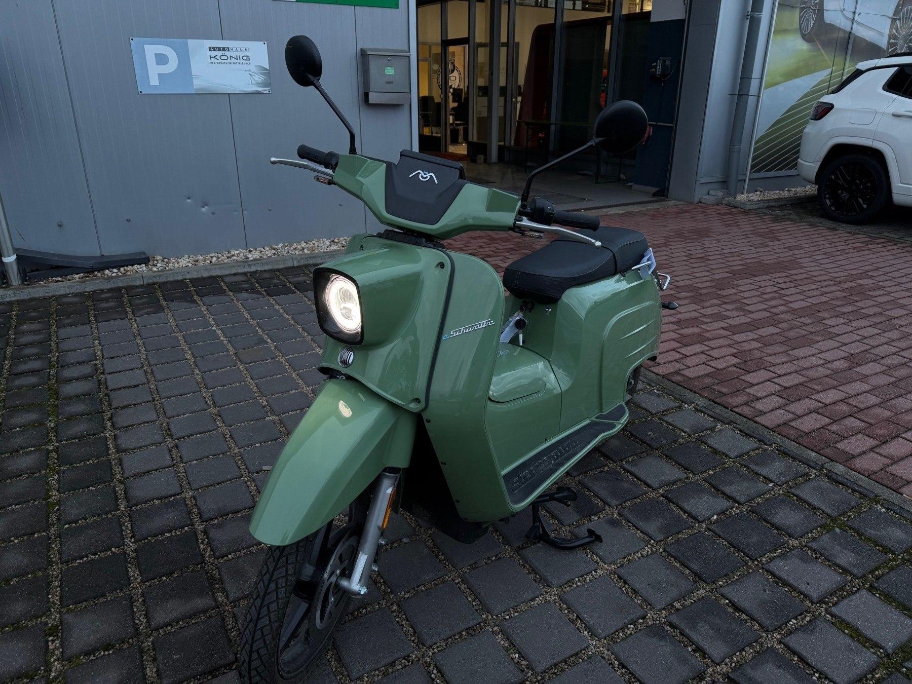 k.A. Bis zu 100 KM Reichweite bei zwei Akkus