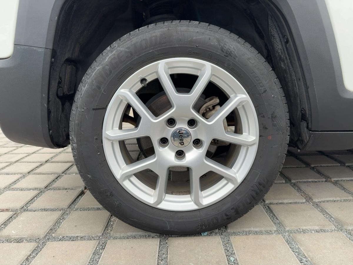 Fahrzeug-Bild 6