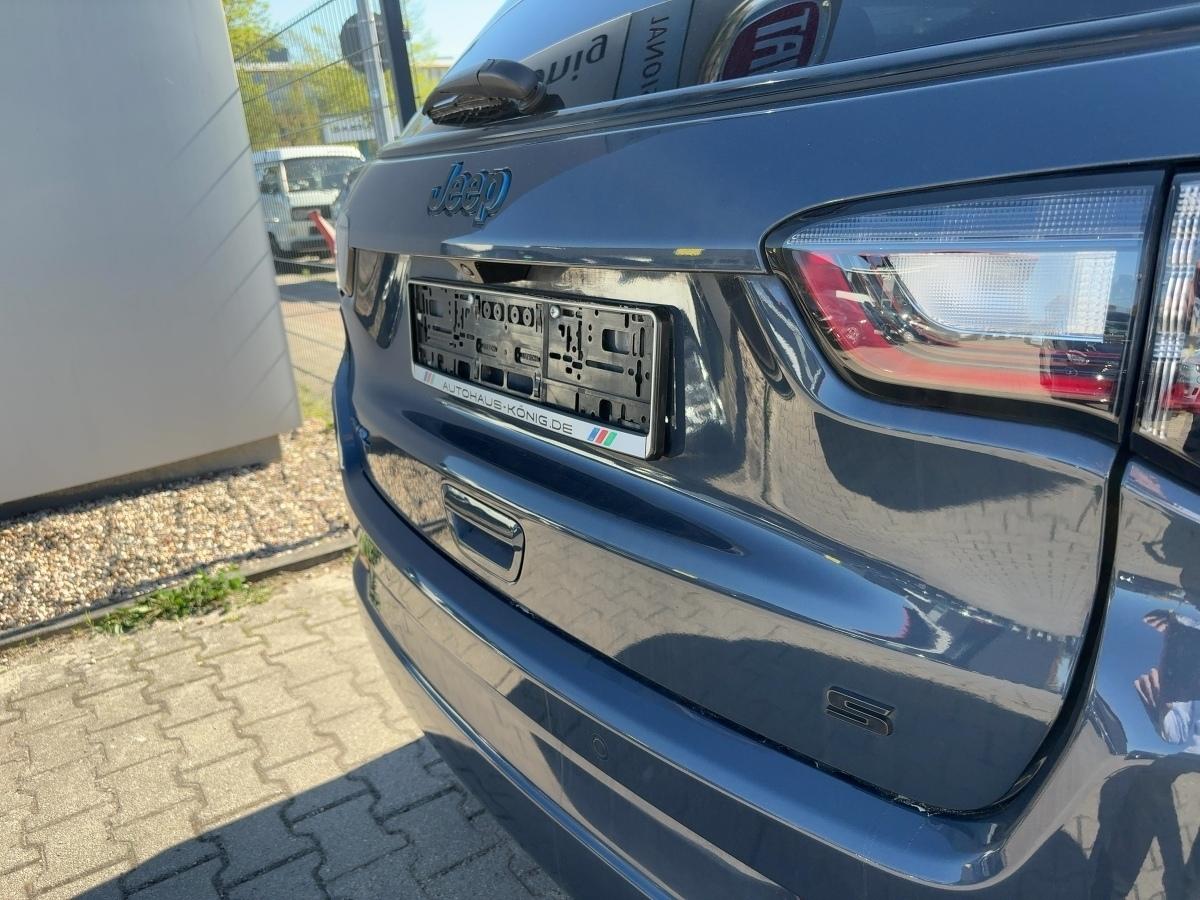 Fahrzeug-Bild 13