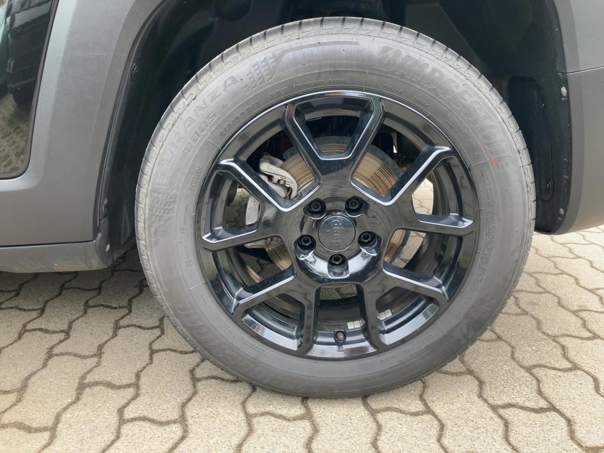 Fahrzeug-Bild 12