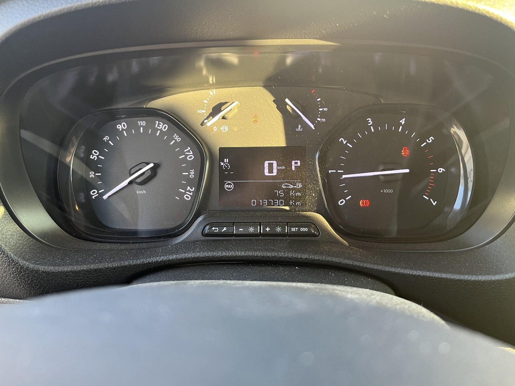 Fahrzeug-Bild 12