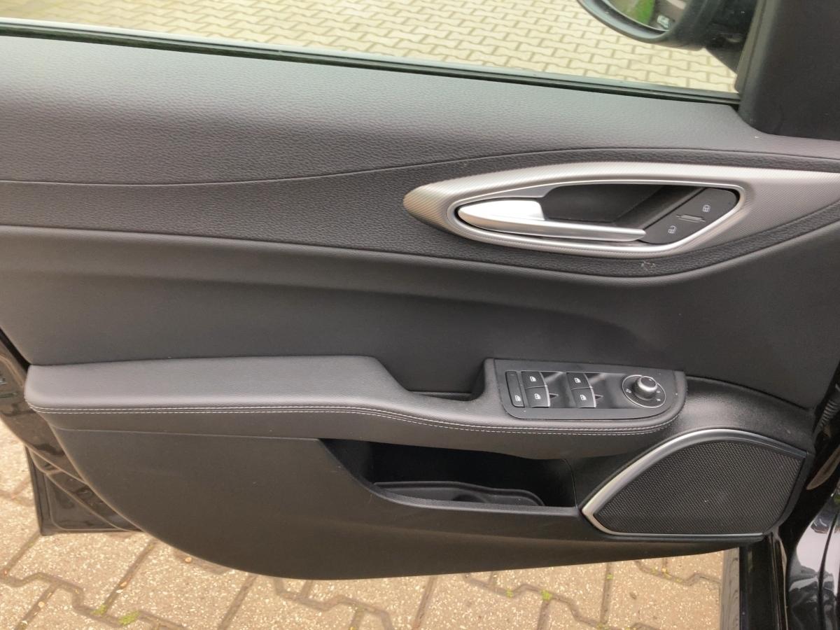 Fahrzeug-Bild 11