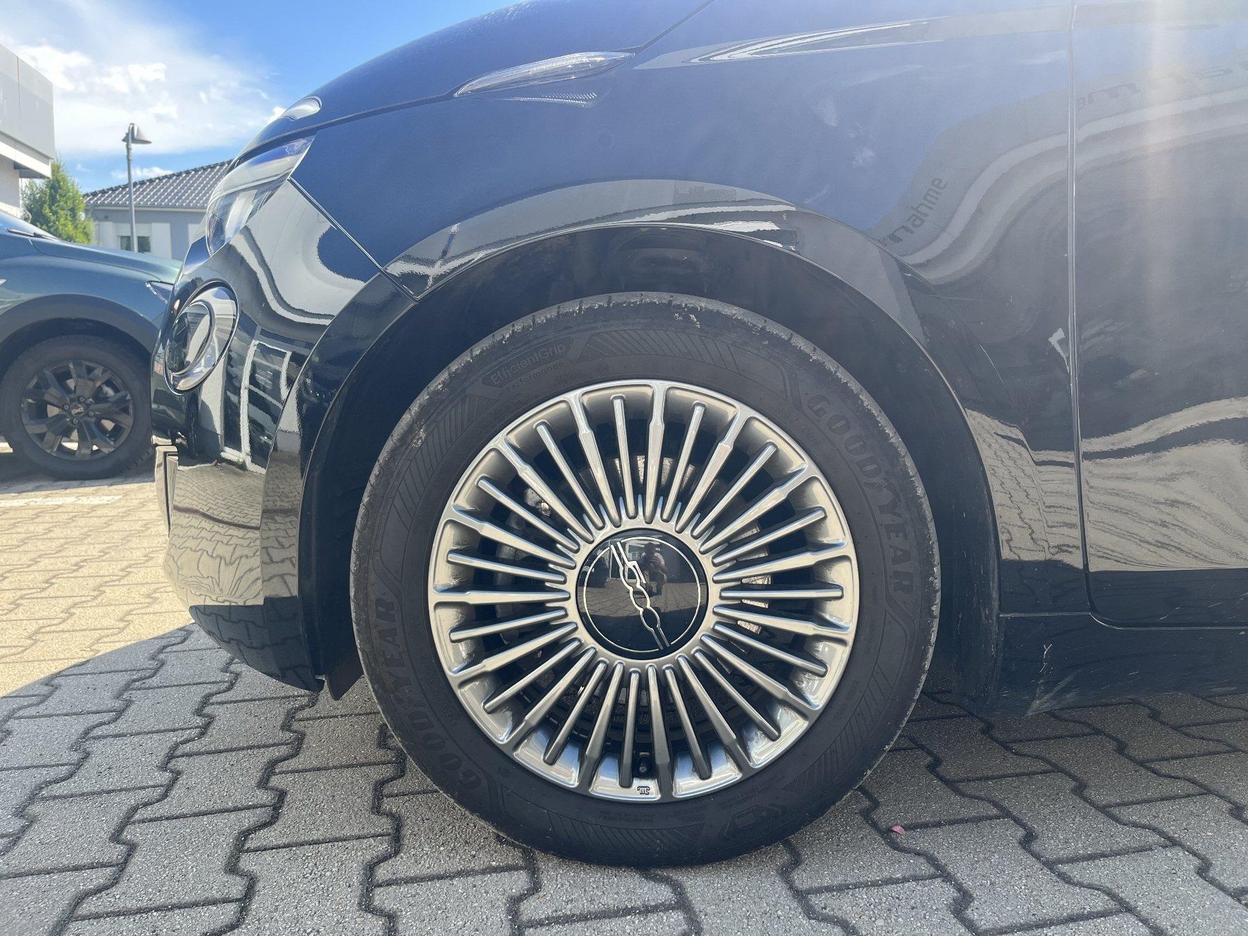 Fahrzeug-Bild 16