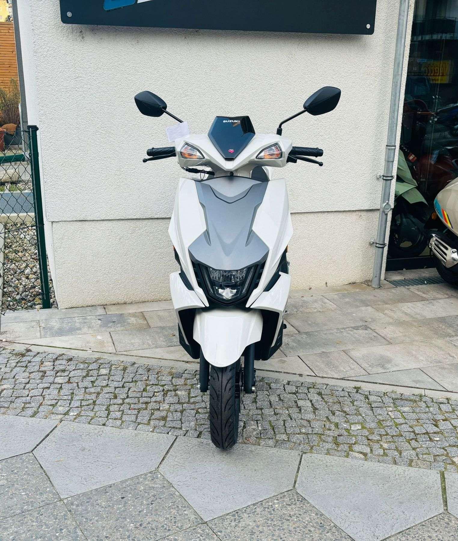 Suzuki AVENIS 125  
