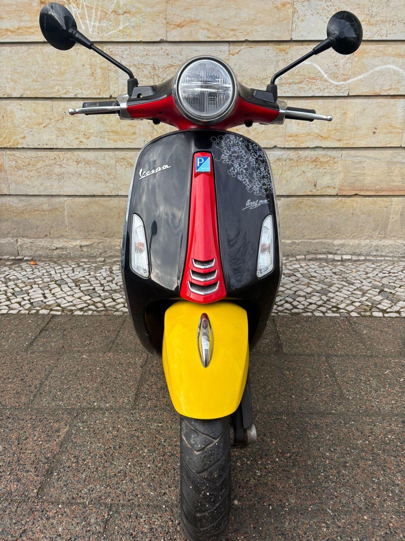 Vespa Primavera 50 ccm Mickey Mouse