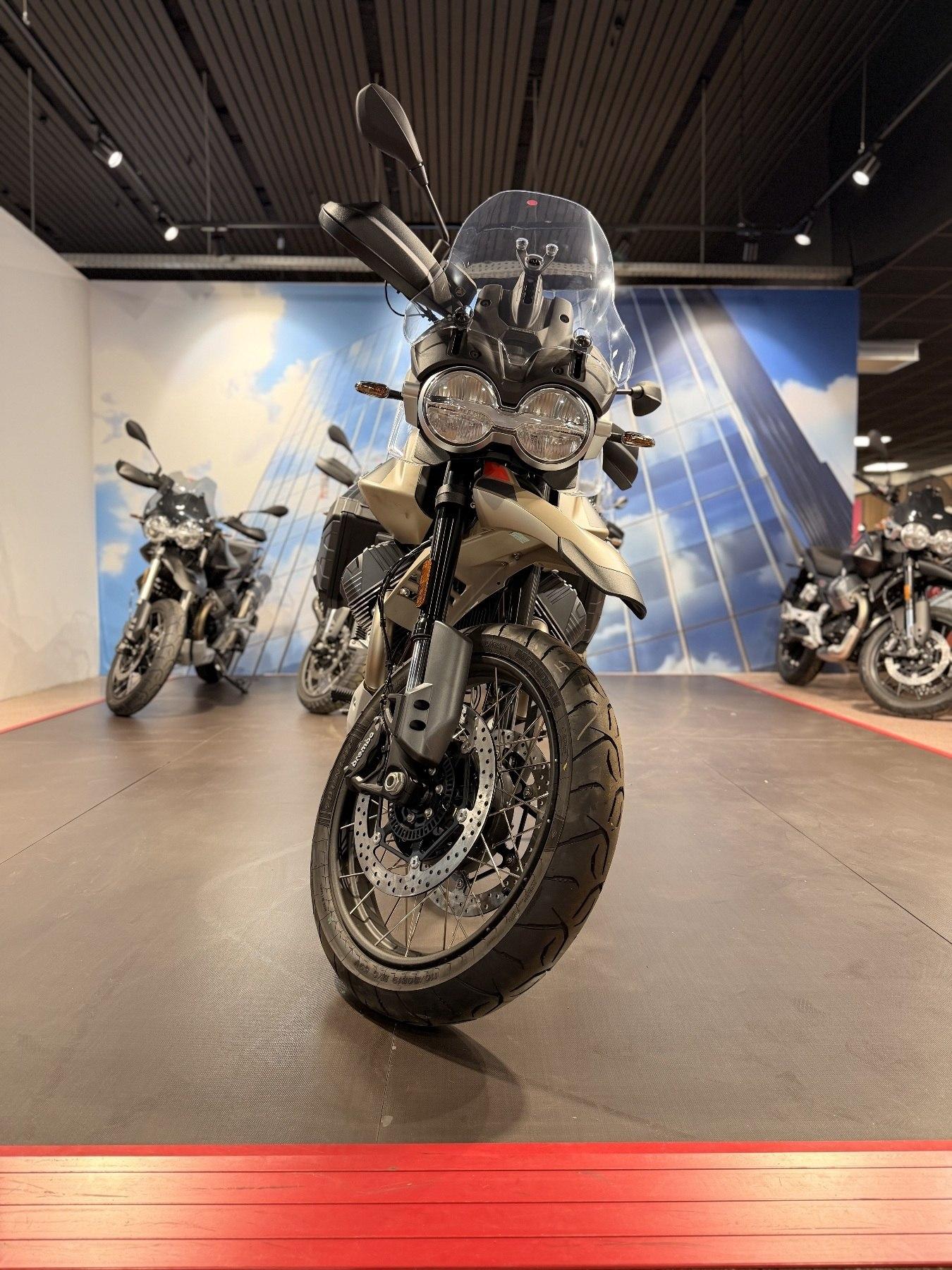 Moto Guzzi V85 TT TRAVEL  