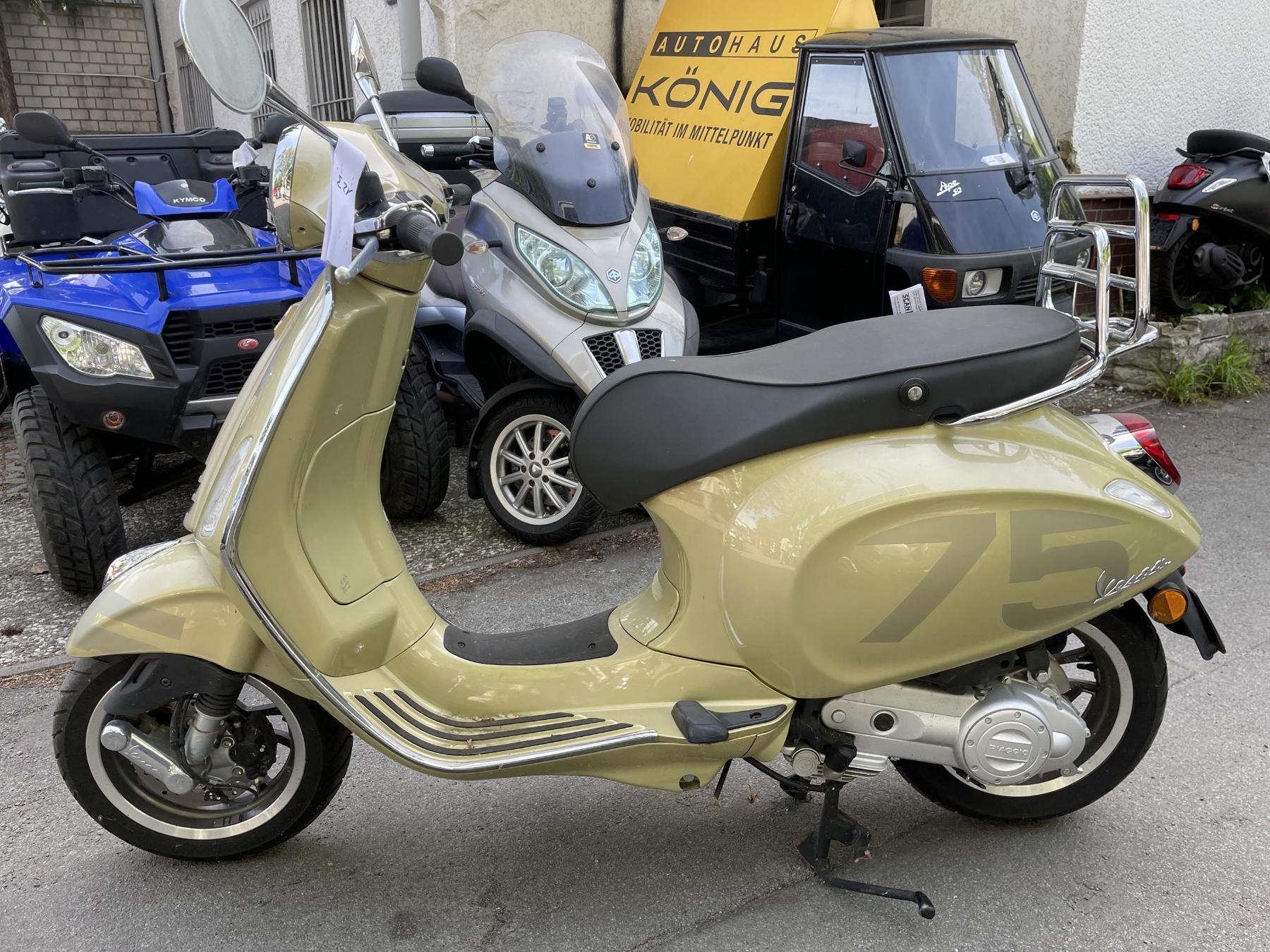 Vespa Primavera S 50 75 Jahre limitiert