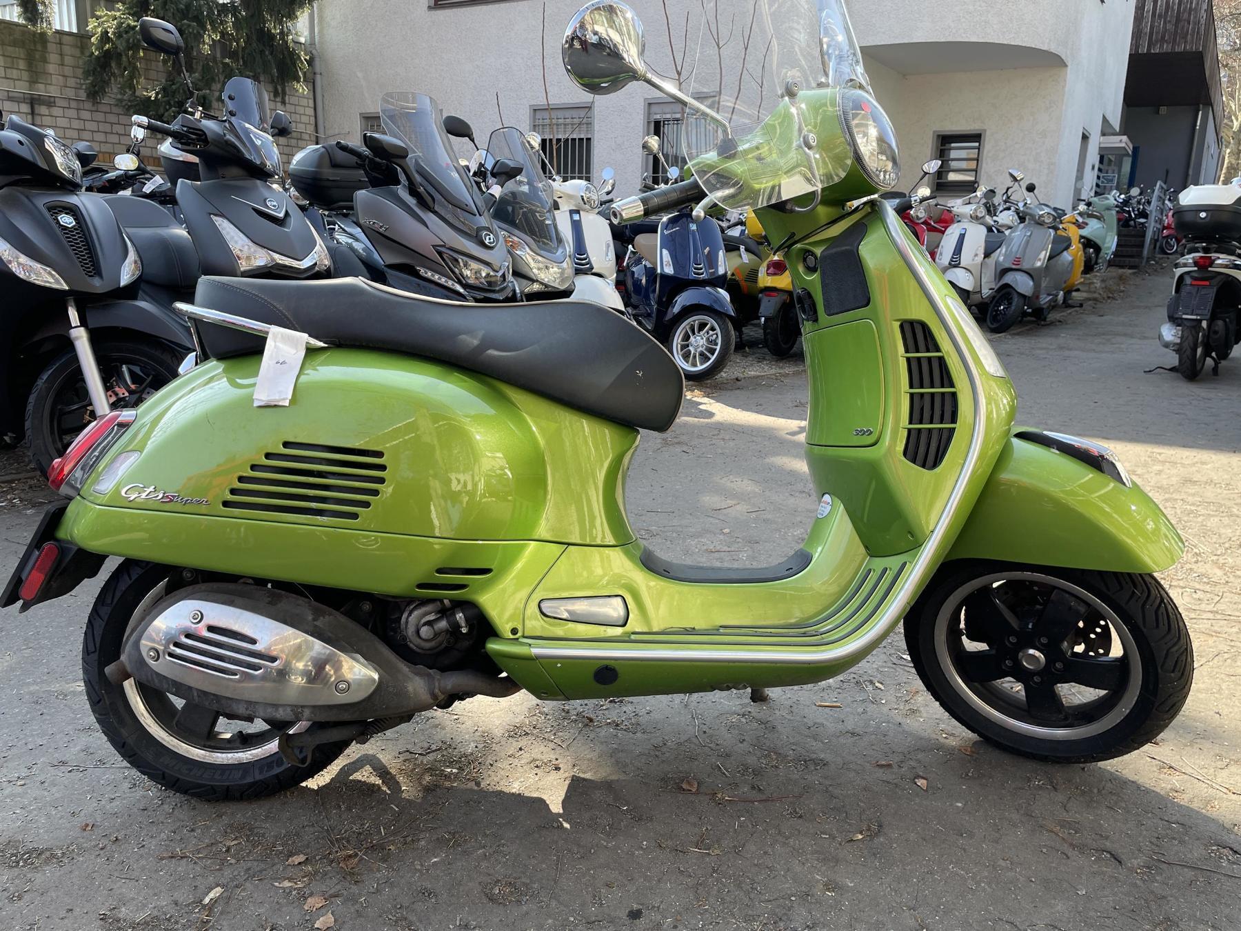 Vespa GTS 300 ABS ASR Windschild
