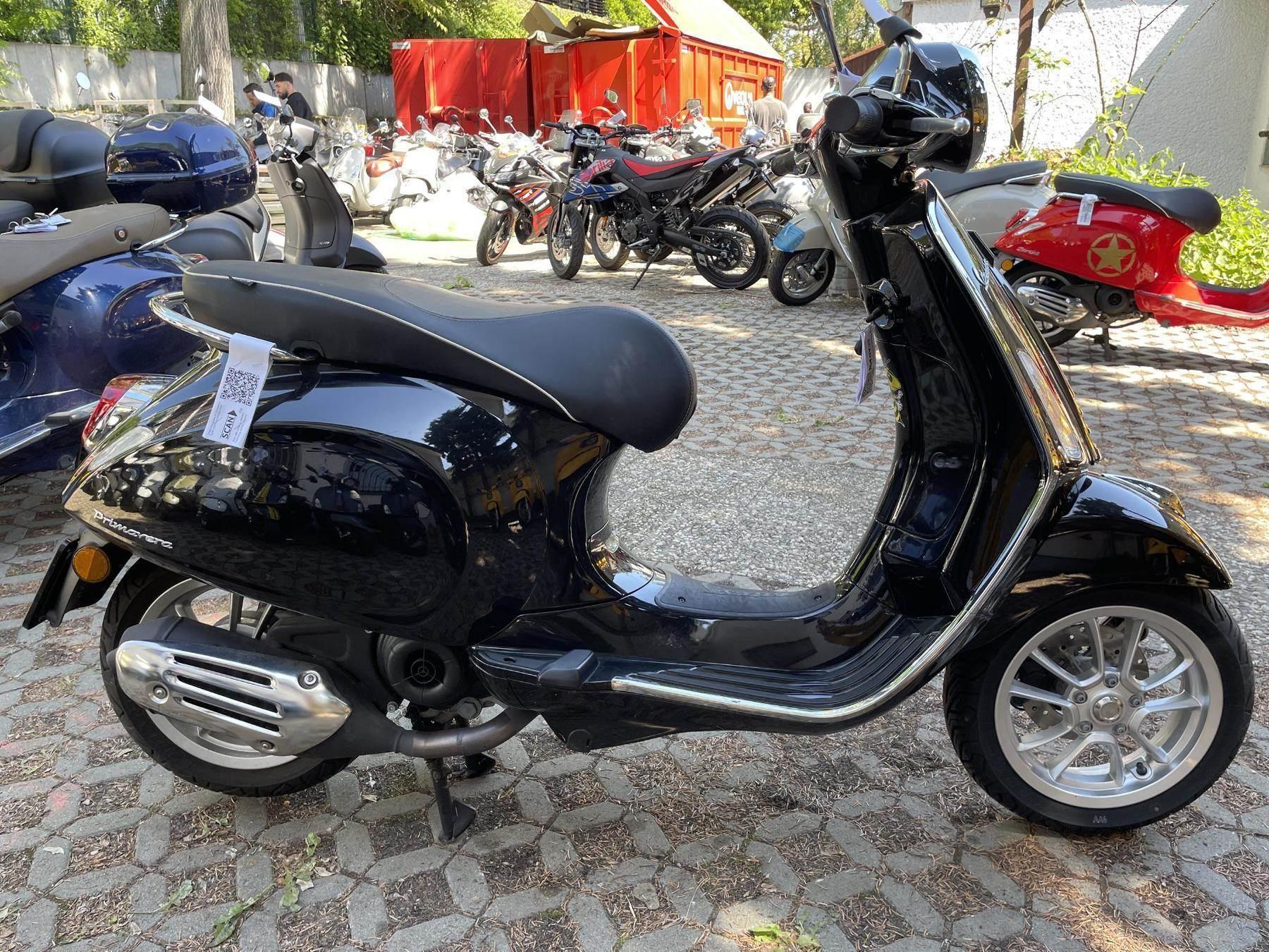 Vespa Primavera 50 LED USB