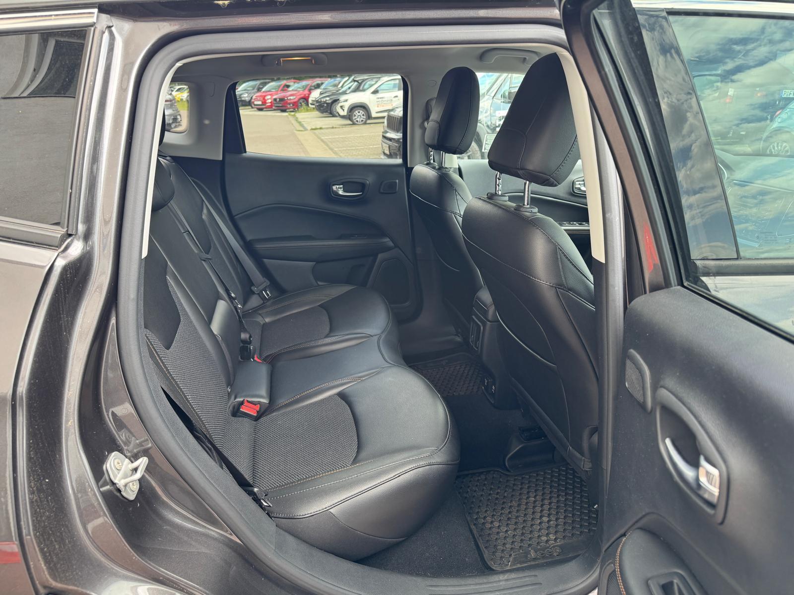 Fahrzeug-Bild 6