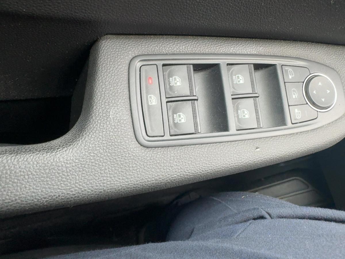 Fahrzeug-Bild 12