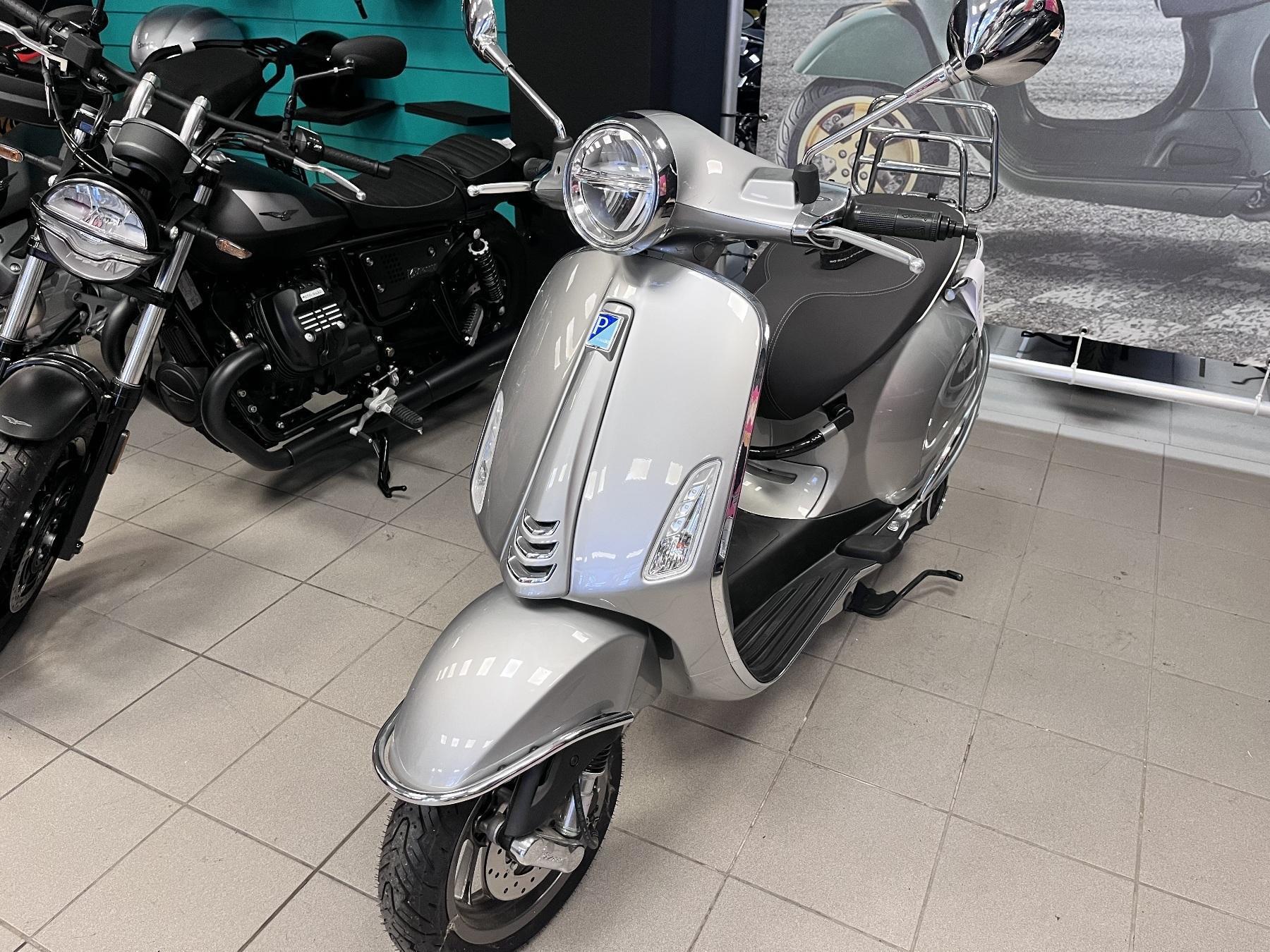 Vespa Elettrica 45 km/h CROMO nur 27 KM