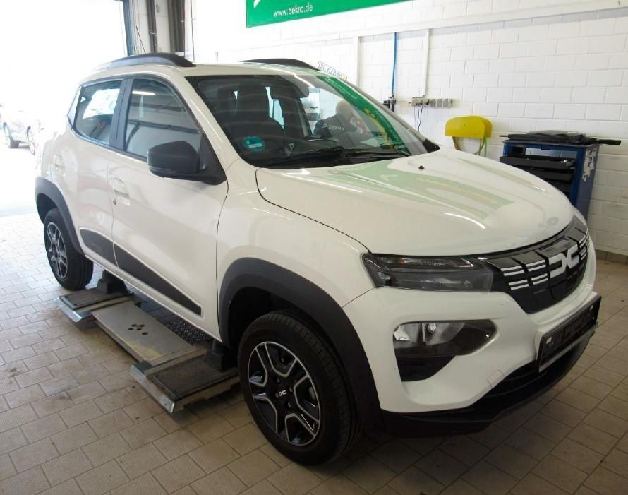 Dacia Spring Essential 45