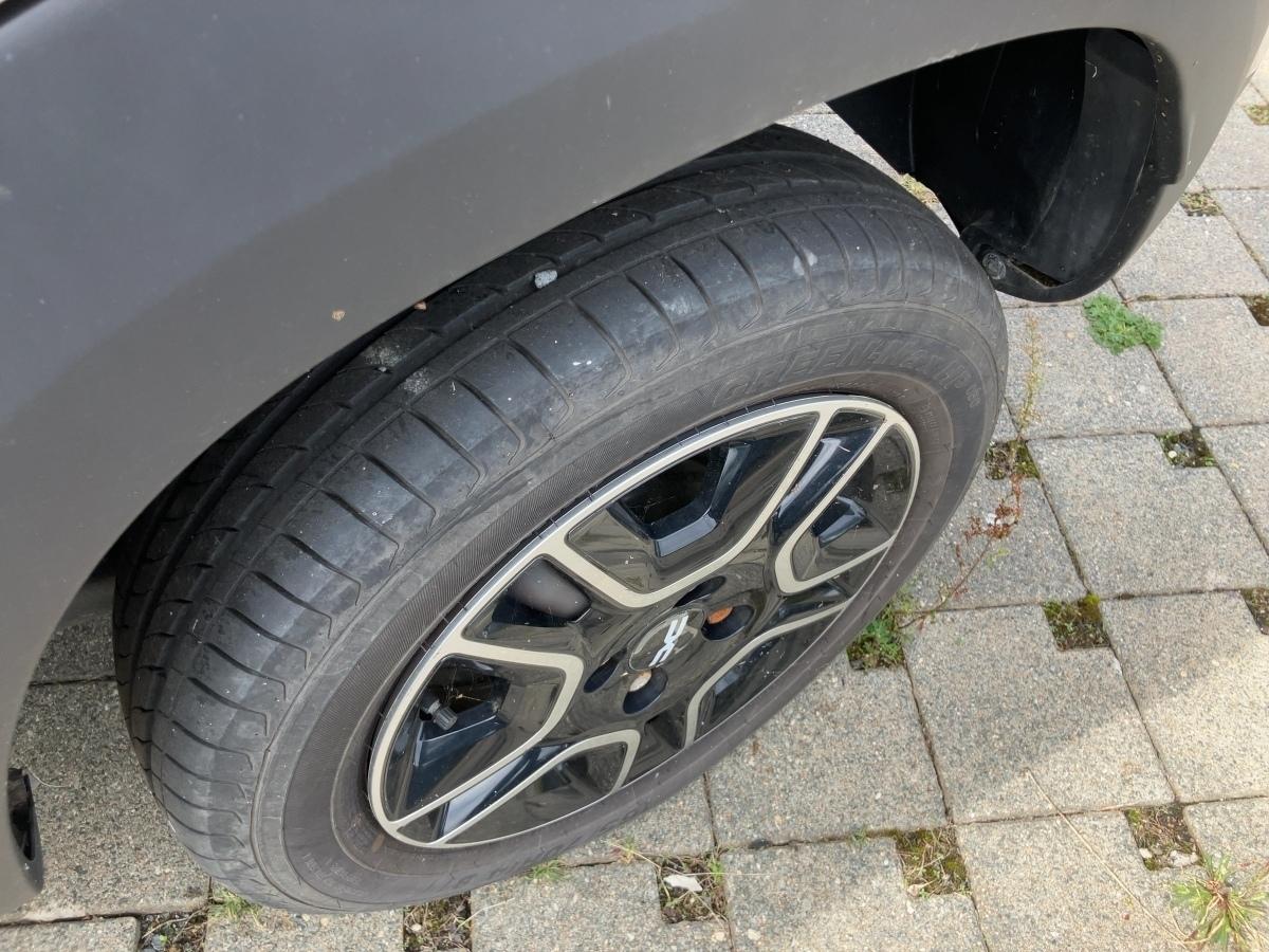 Fahrzeug-Bild 12