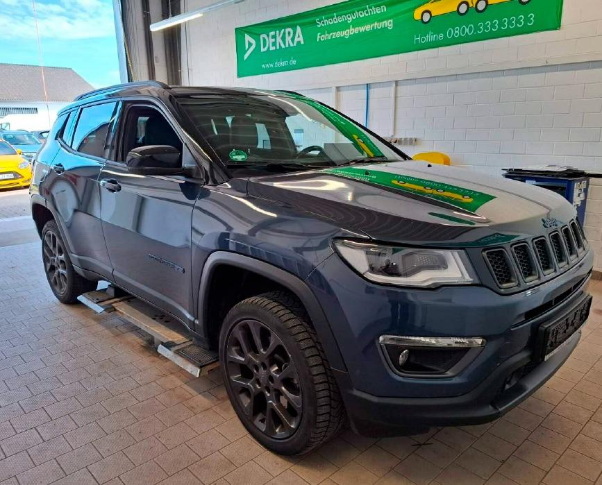 Jeep Compass S 240PS PHEV 4WD