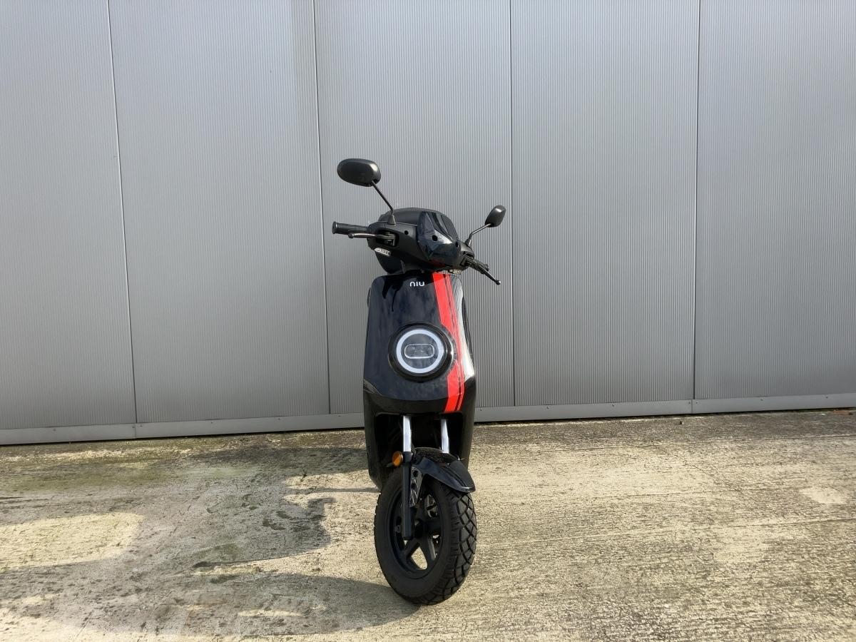 NIU MQi+ Sport 45 Km/h Bosch antrieb