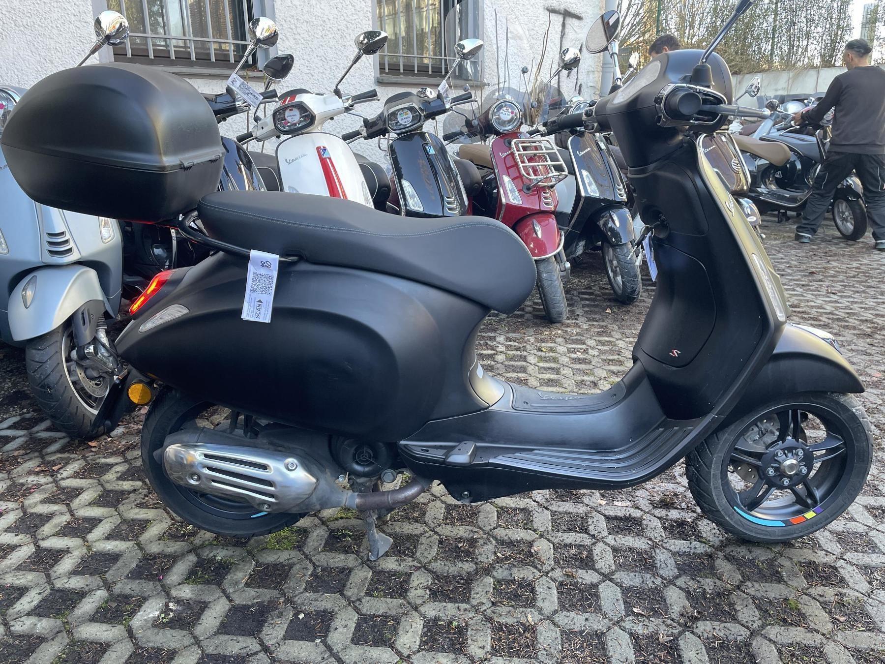 Vespa Primavera S 50 Sport LED USB