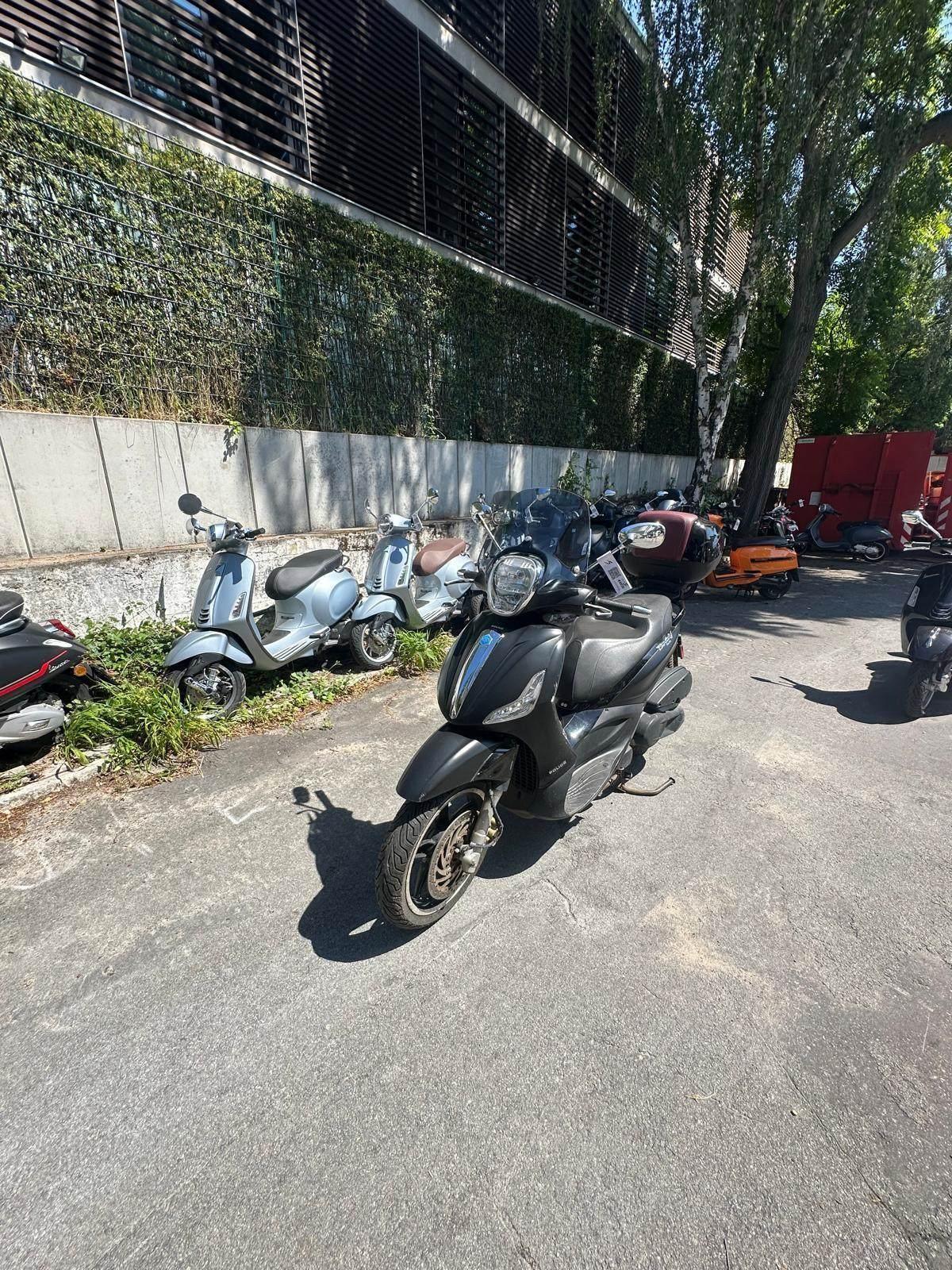 Piaggio Beverly 350 ABS ASR TÜV NEU
