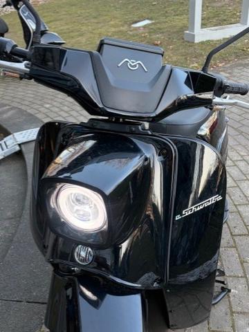 k.A. Bis zu 100 KM Reichweite bei zwei Akkus