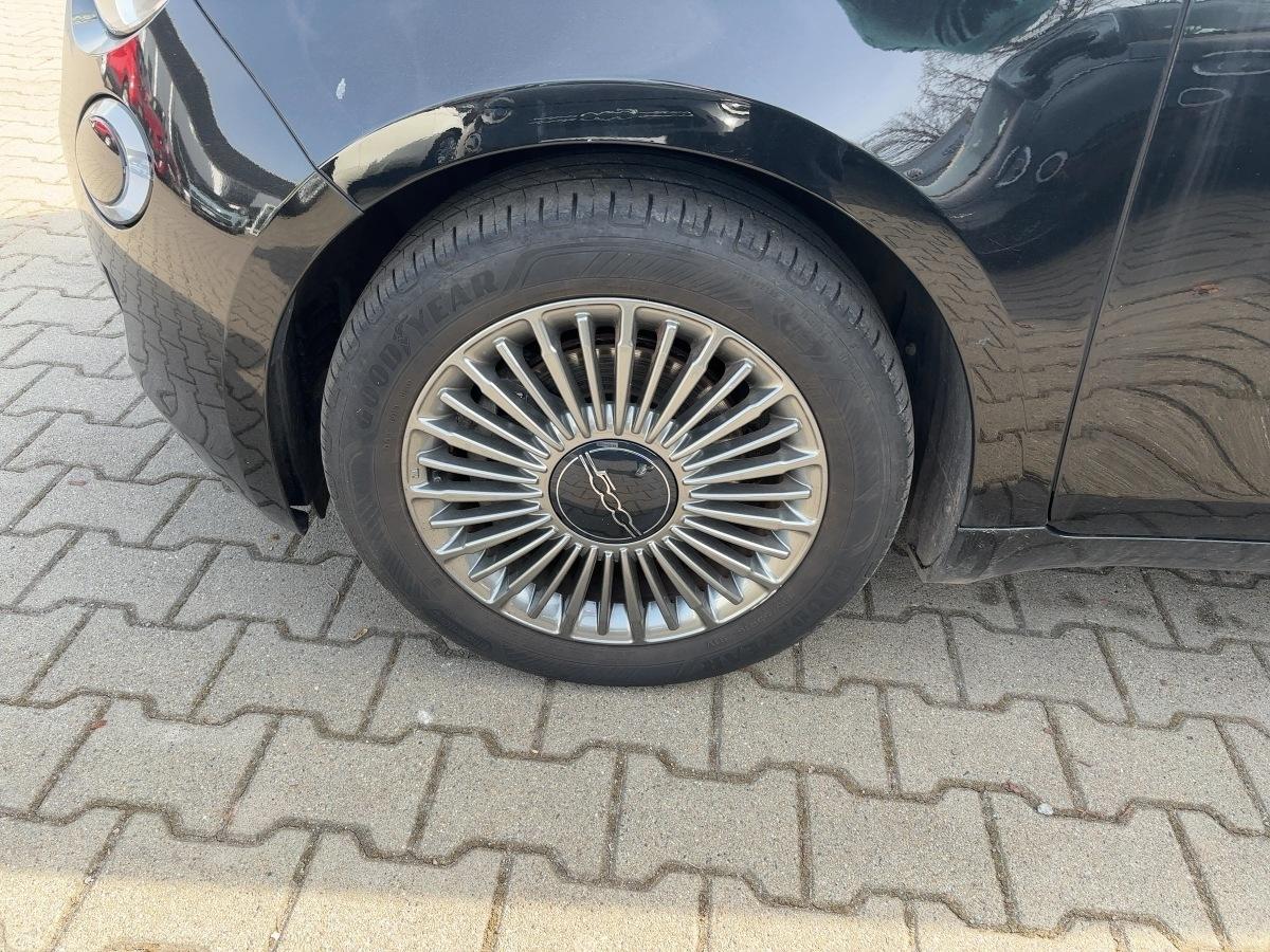 Fahrzeug-Bild 12