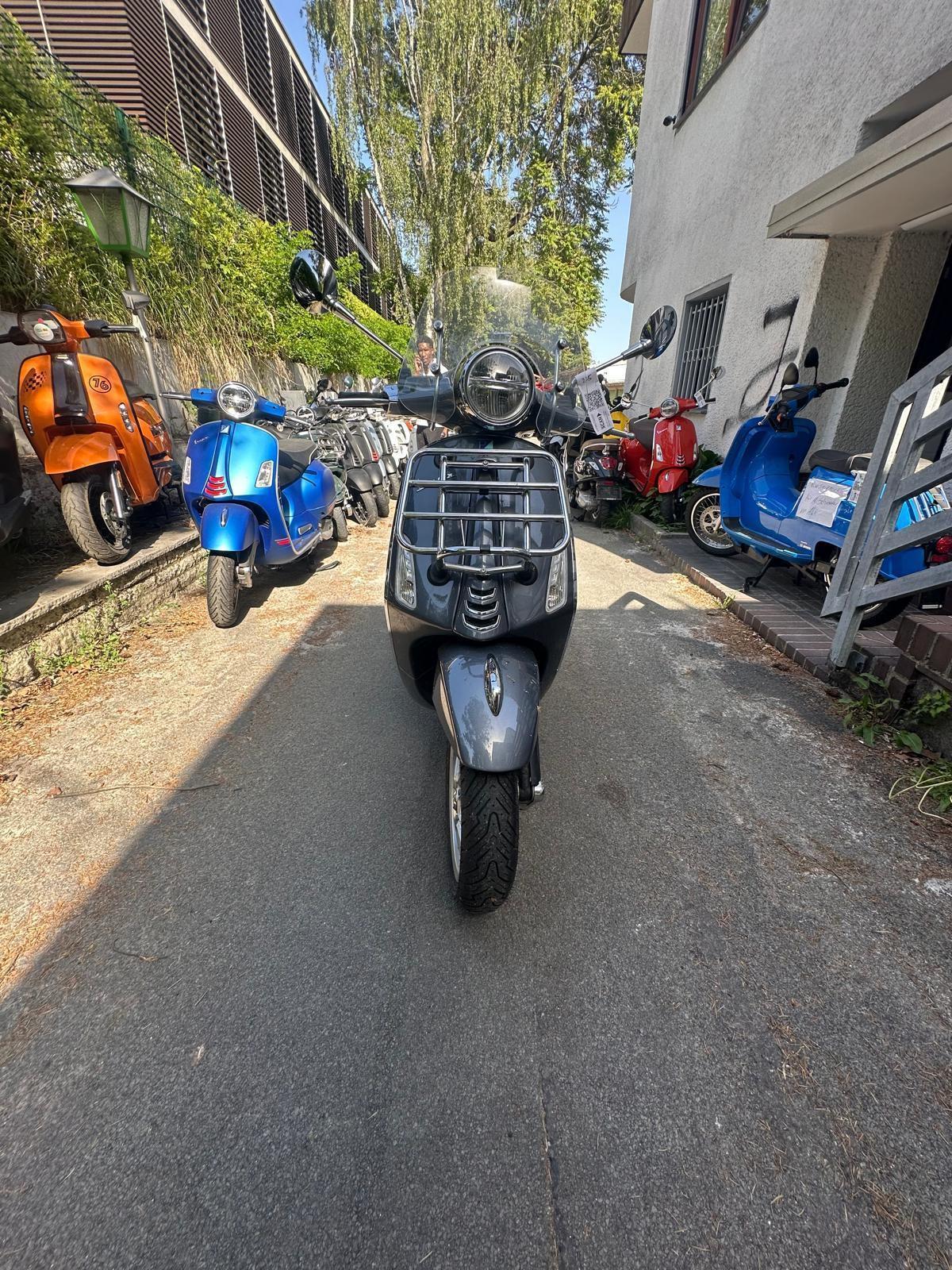 Vespa Primavera 125  