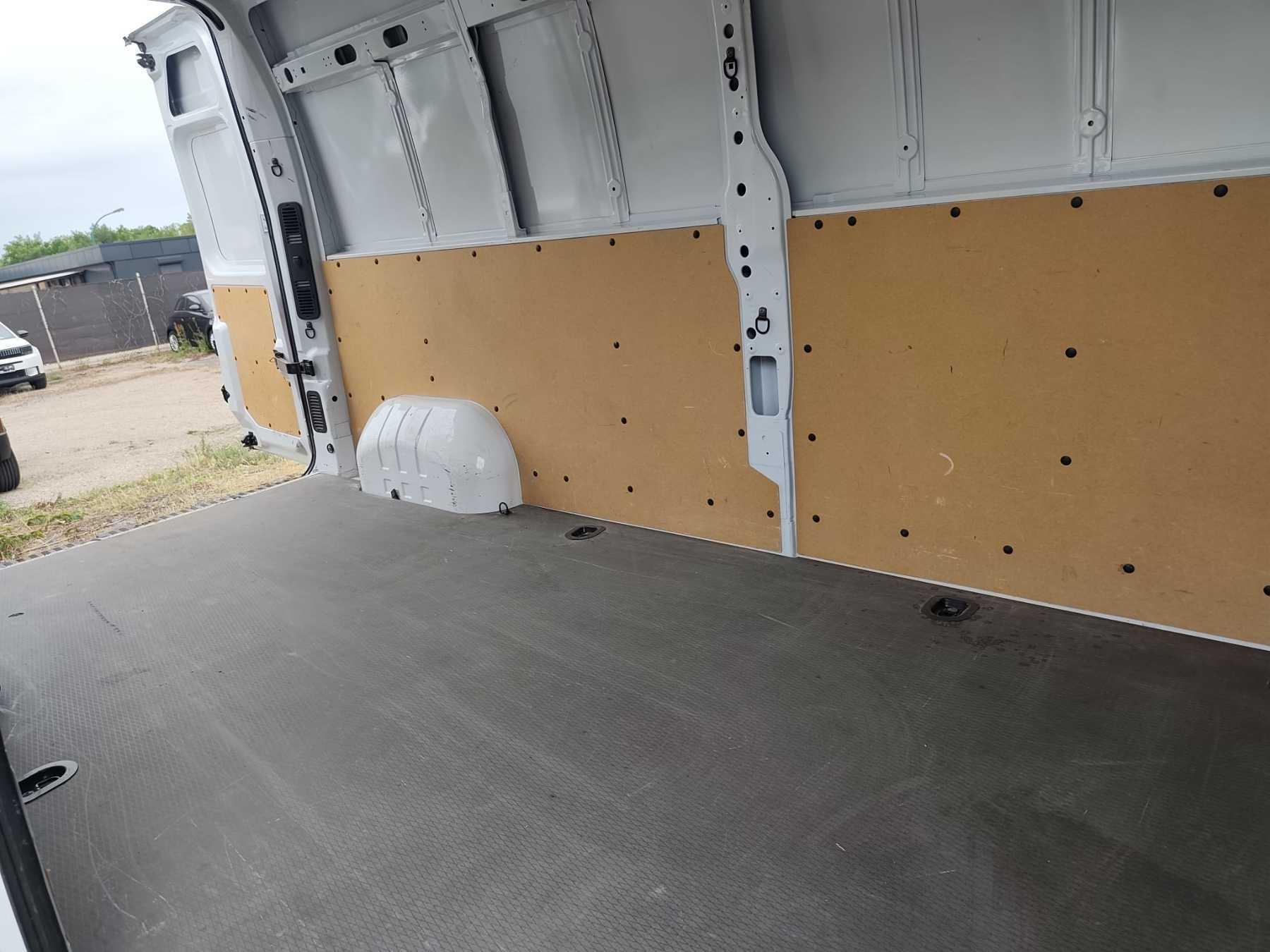 Fahrzeug-Bild 12