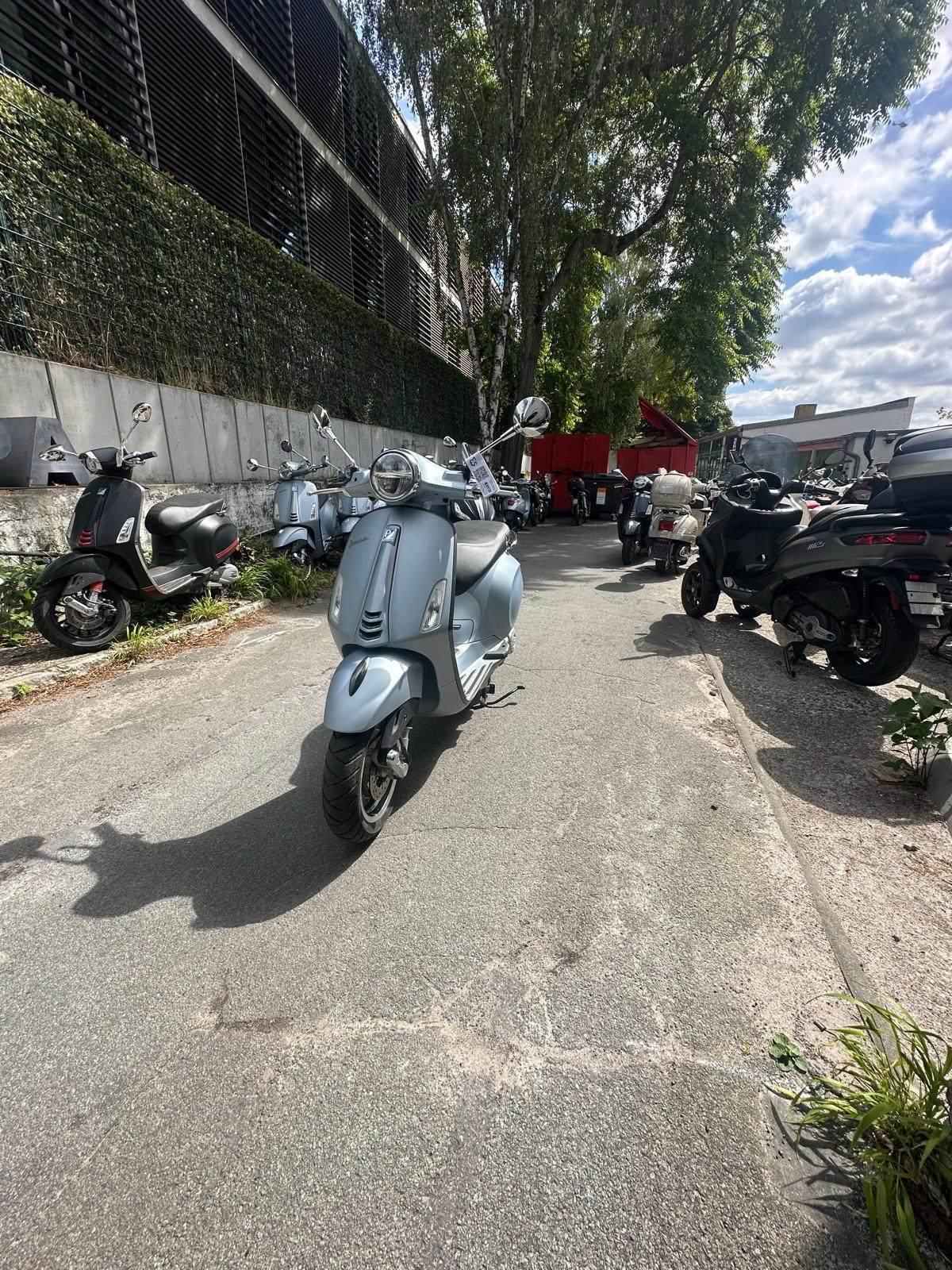 Vespa Primavera S 50 LED USB LM
