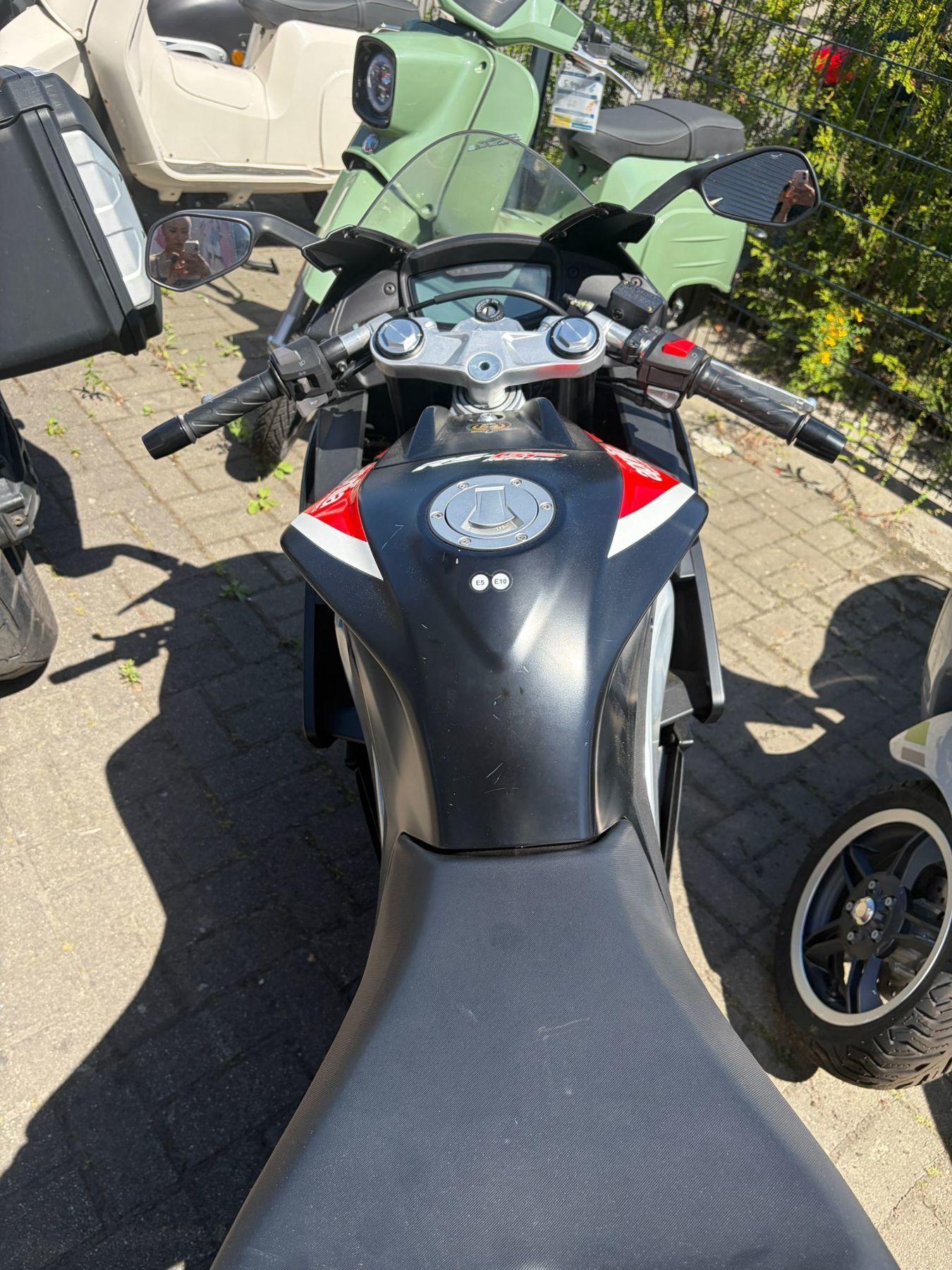 Fahrzeug-Bild 4