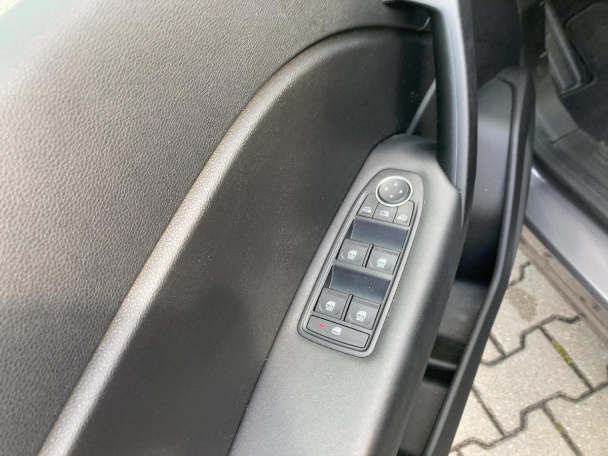 Fahrzeug-Bild 12