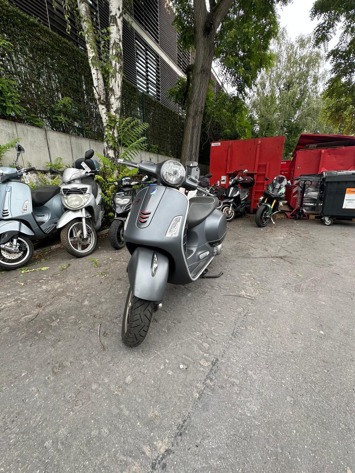 Vespa GTS Super 300 ABS