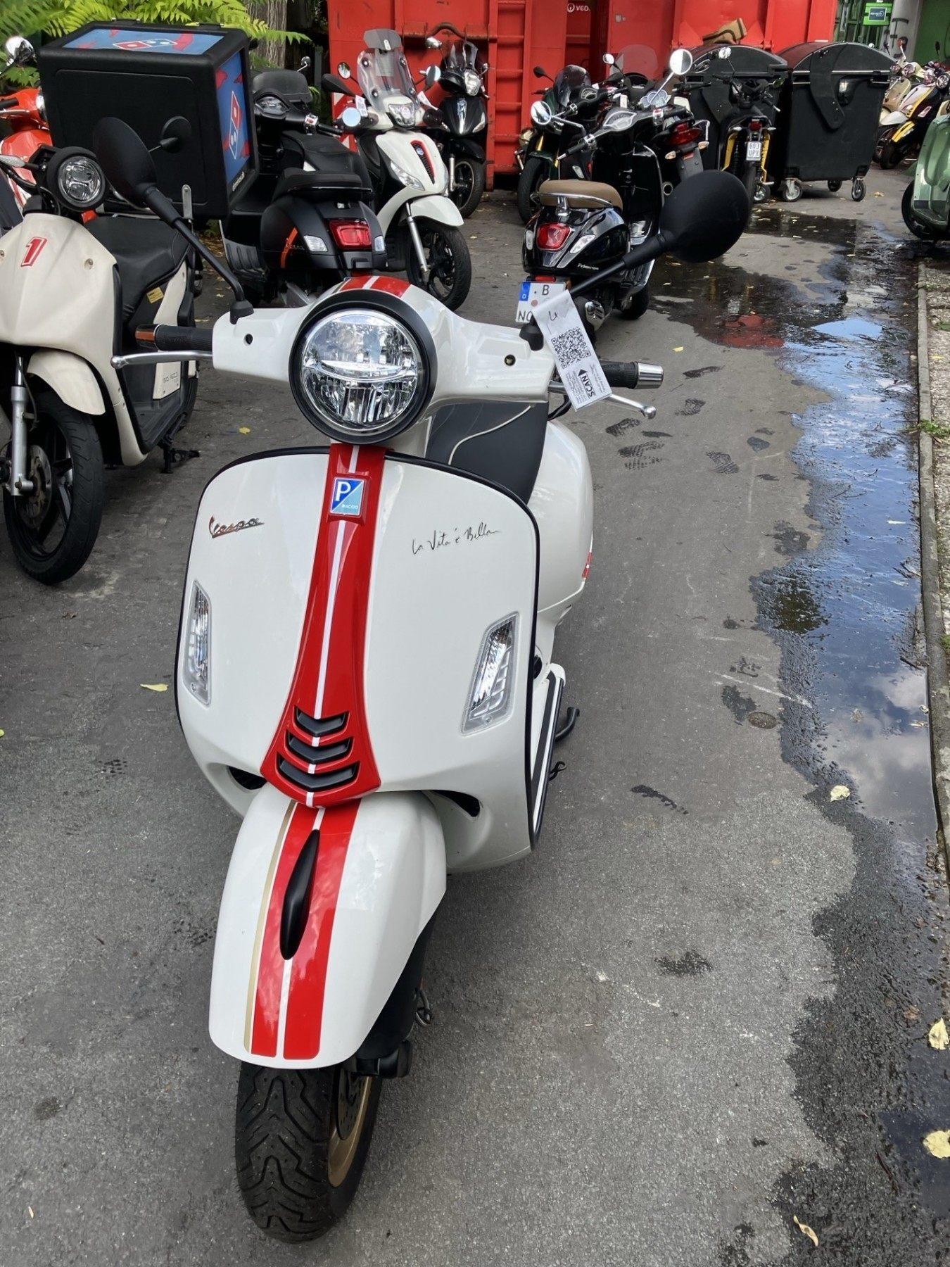Vespa GTS Super 125 ABS Racing Sixties