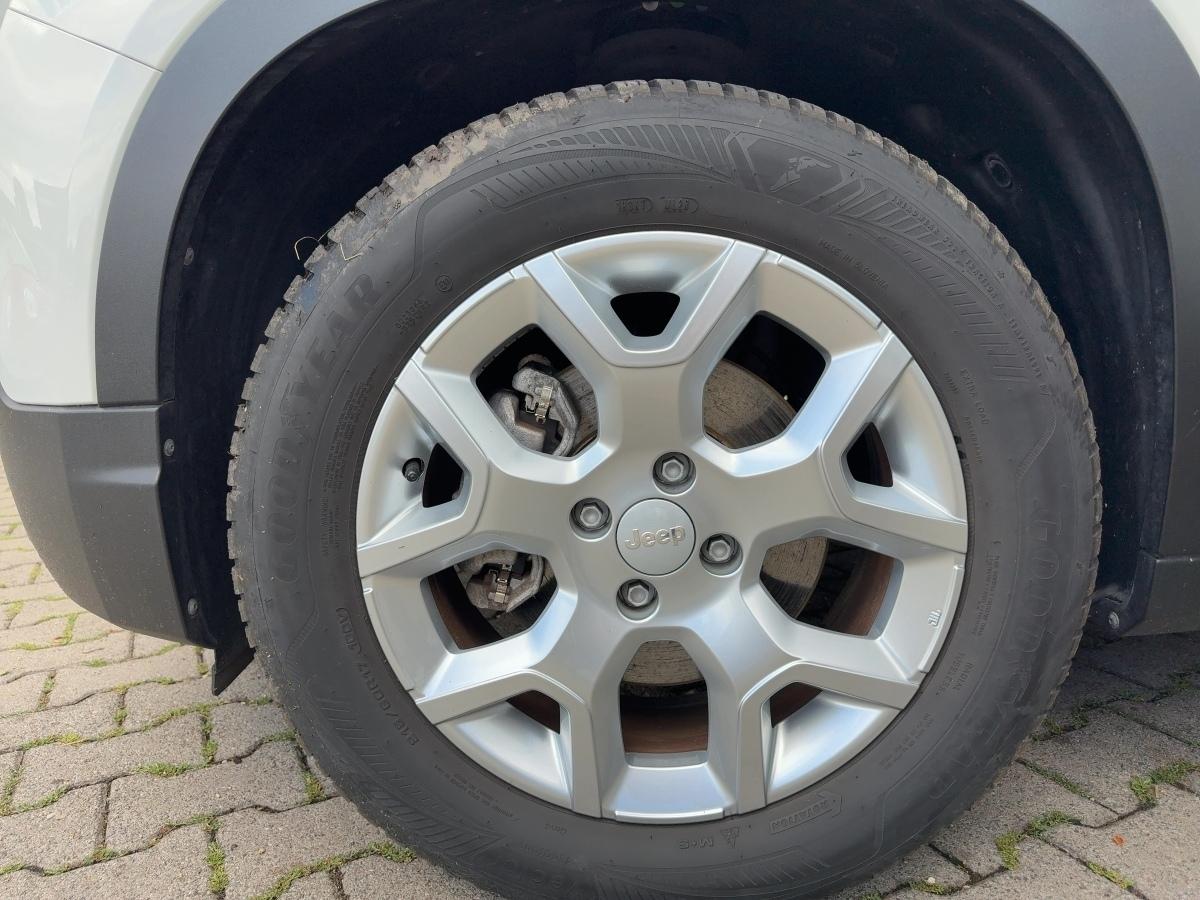 Fahrzeug-Bild 12