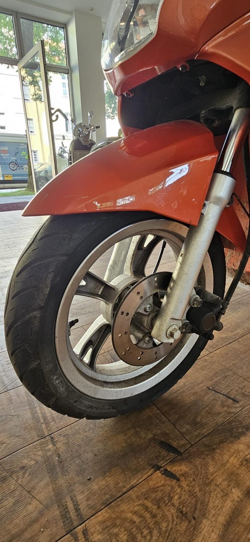 Fahrzeug-Bild 12