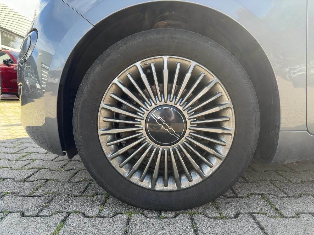 Fahrzeug-Bild 12