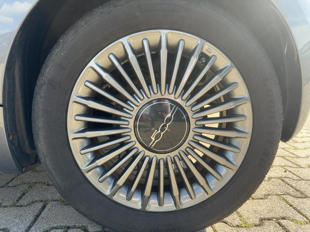 Fahrzeug-Bild 13