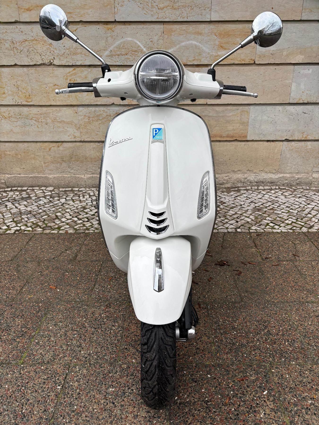 Vespa Primavera 50 E5+ BIANCOINNOCEN