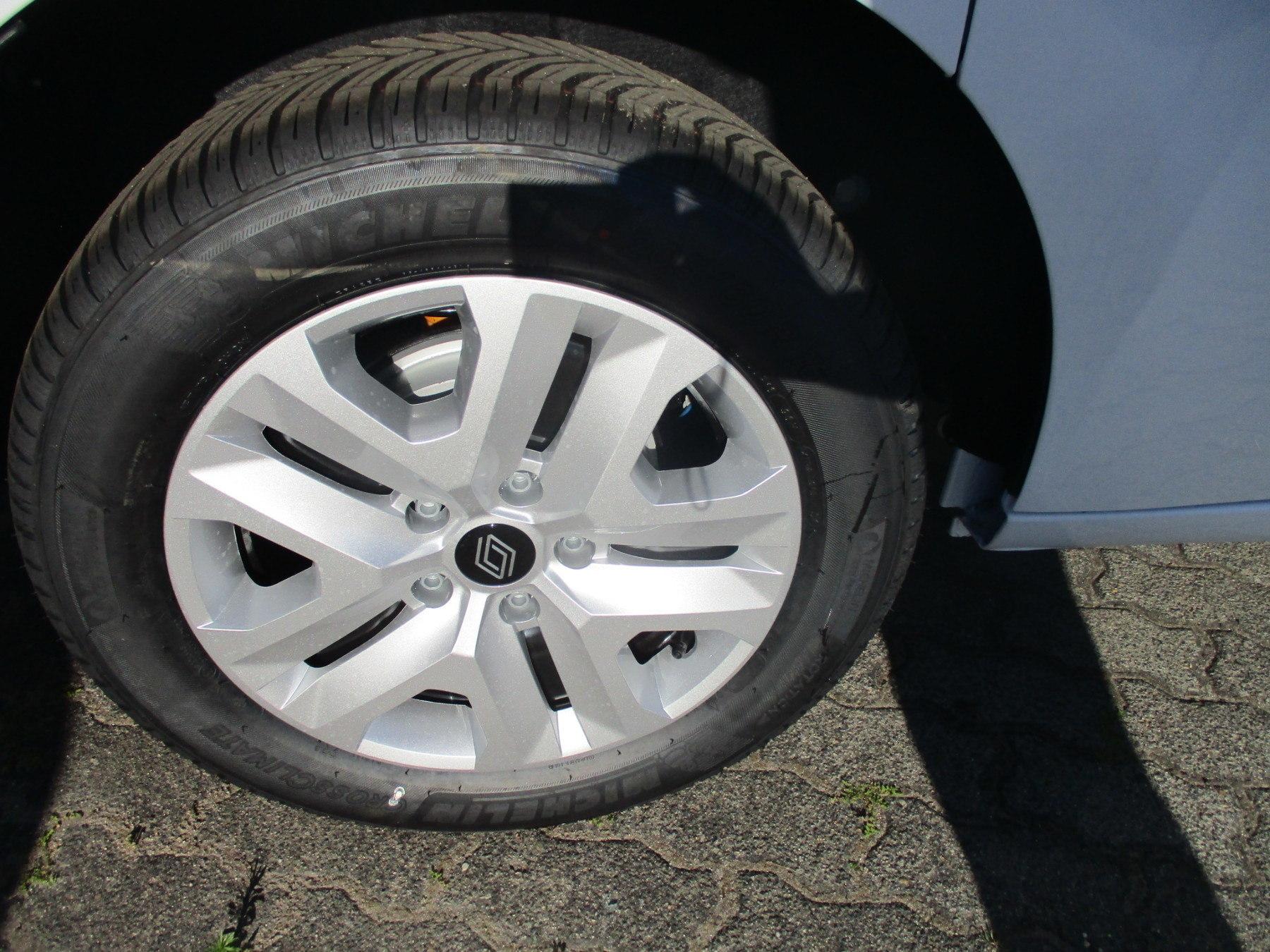 Fahrzeug-Bild 4