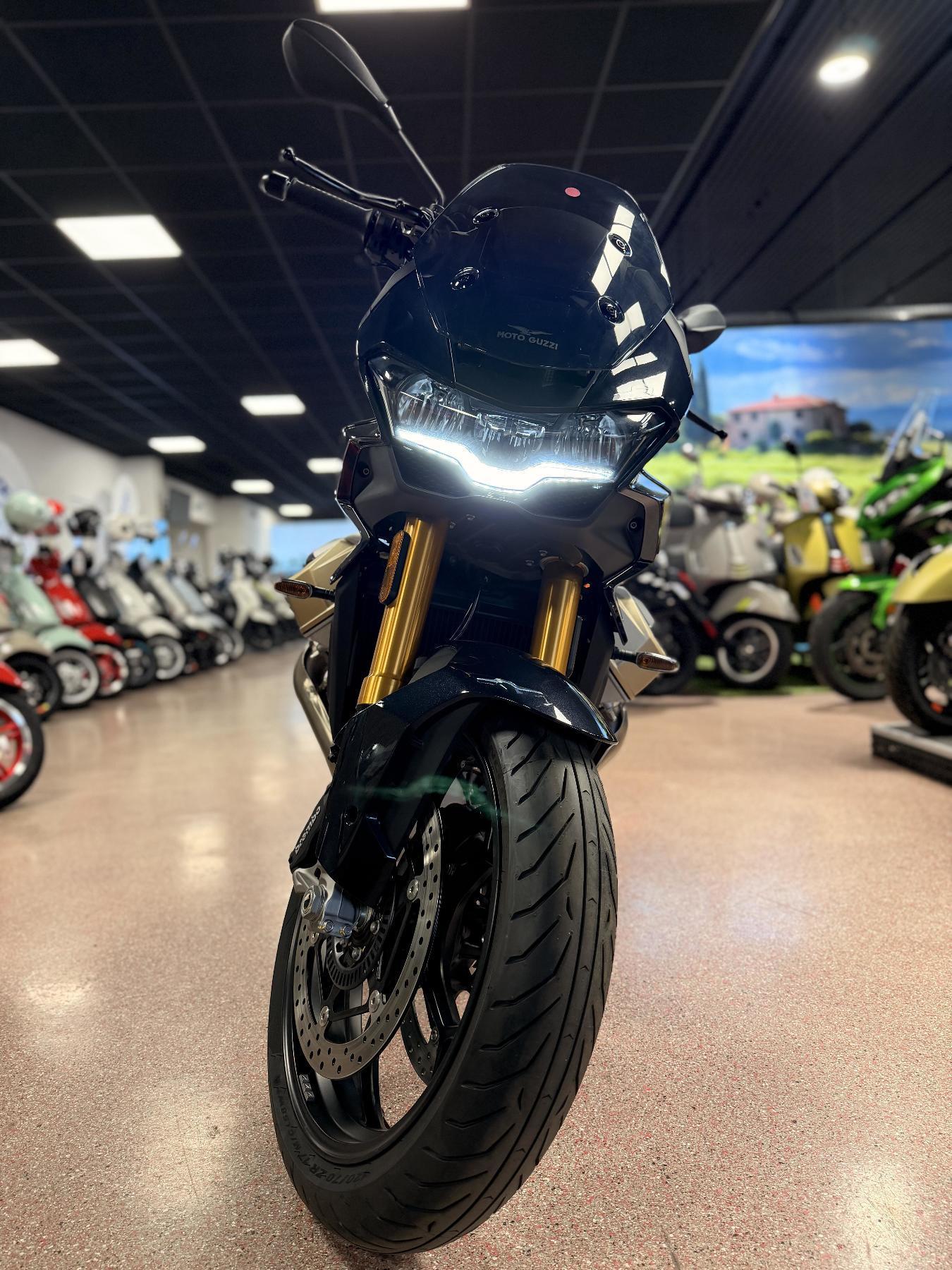 Moto Guzzi V100 MANDELLO S  